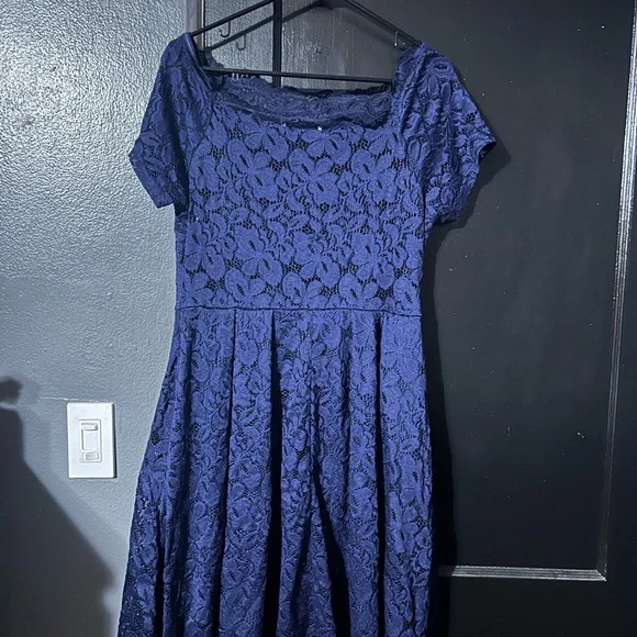 Elegant Navy Lace Dress - Picture 5 of 5